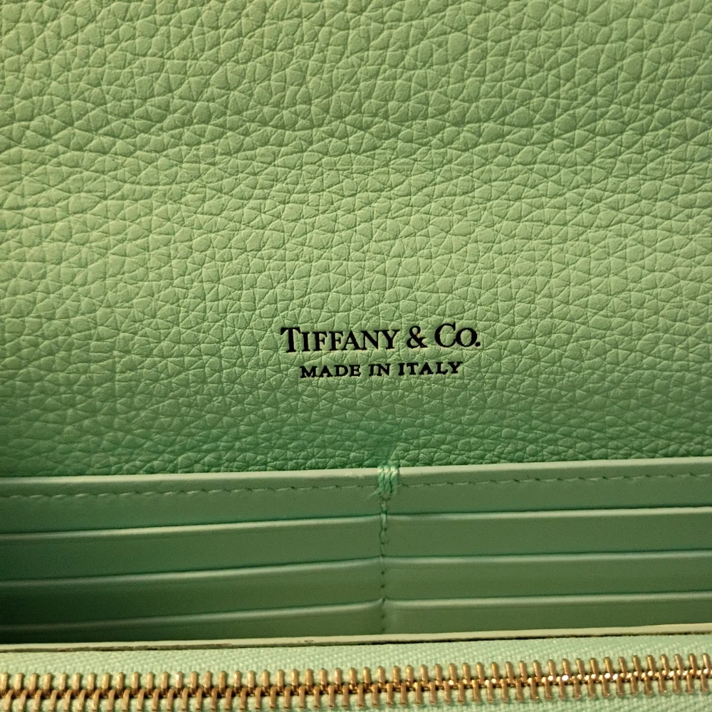 Tiffany & Co. NWOT, Women's, Continental Wallet, Snap Closure, Color Turquoise - Picture 9 of 16